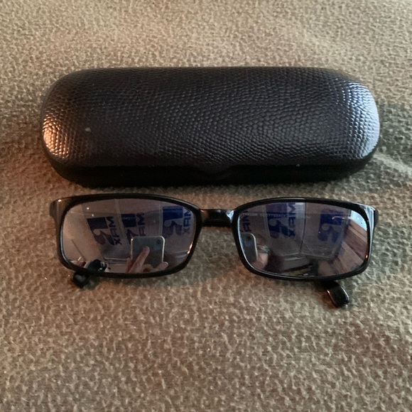 Richard Taylor Other - NWOT Men’s Richard Taylor black mirrored sunglasses. Scottsdale Quincy.